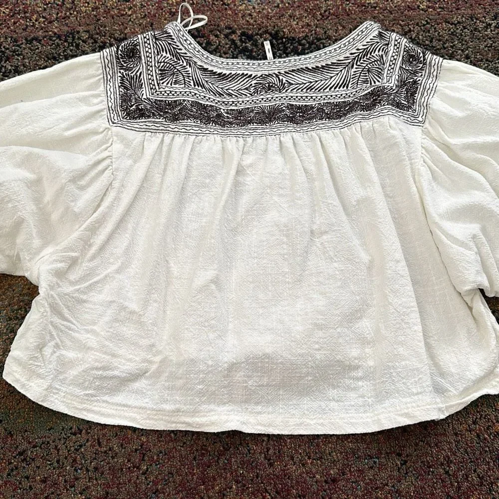 FREE PEOPLE Iggie Embroidered Blouse in Ivory/Black Bean Size XS